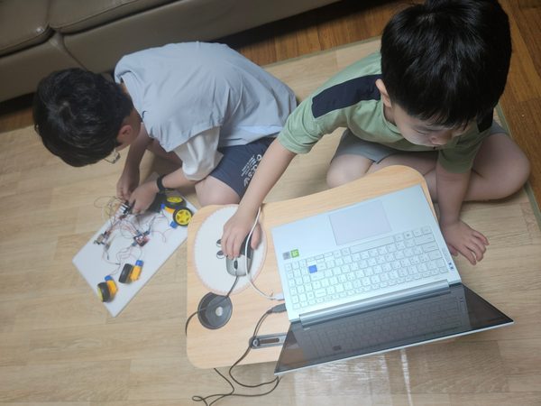 안준우, 안세연 — 고철로버