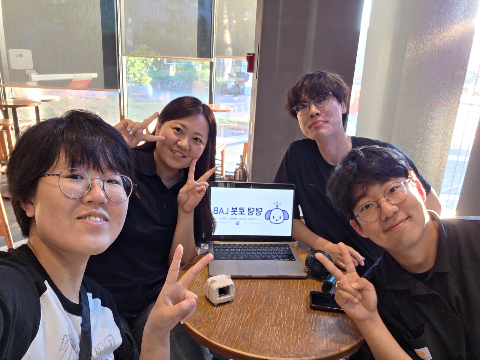 댕댕로봇LAB의 작품 AI 반려로봇